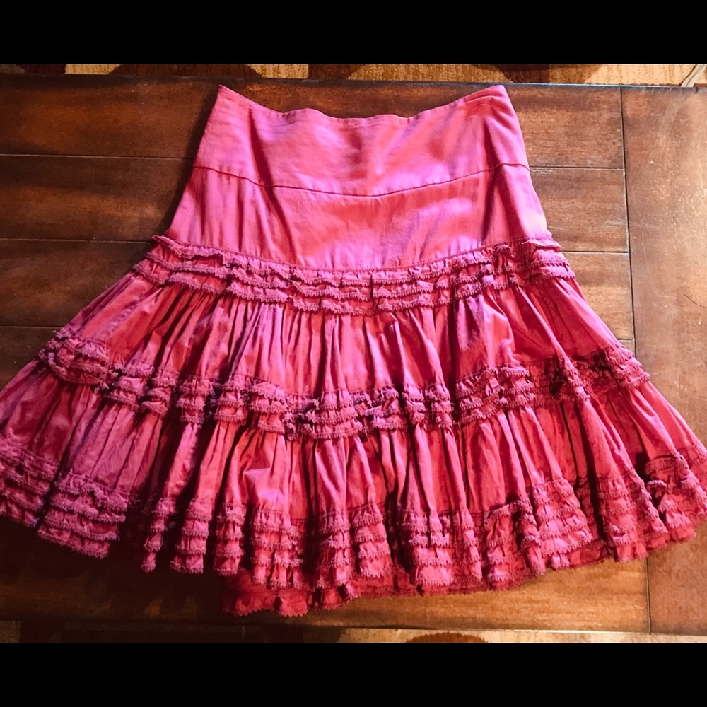 Bebe ruffled Skirt - back corset style detail Sm